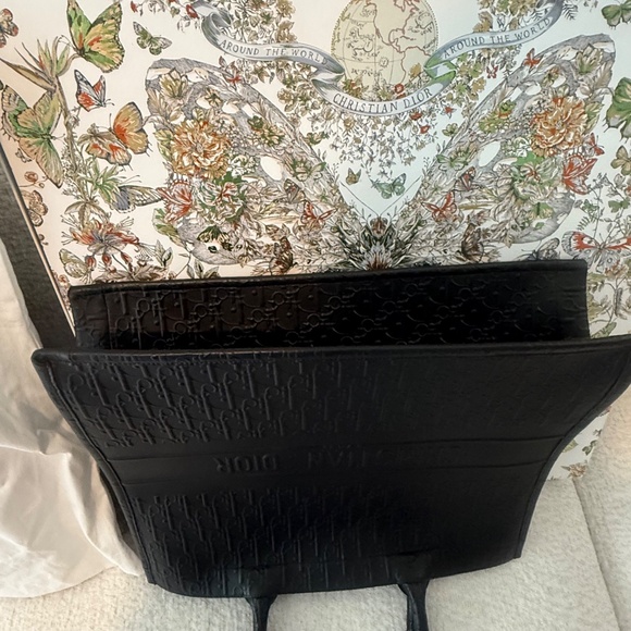 Christian Dior Large Leather embossed book tote NEW, Pristine condition - Picture 3 of 9